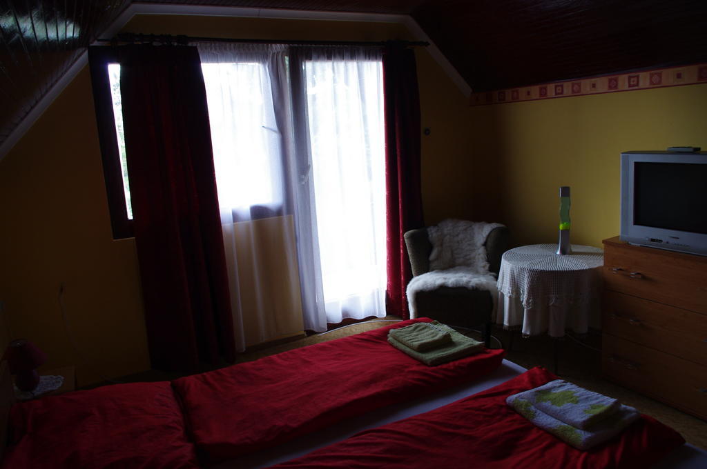 Horváth Kert Vendégház Zirc Exterior foto